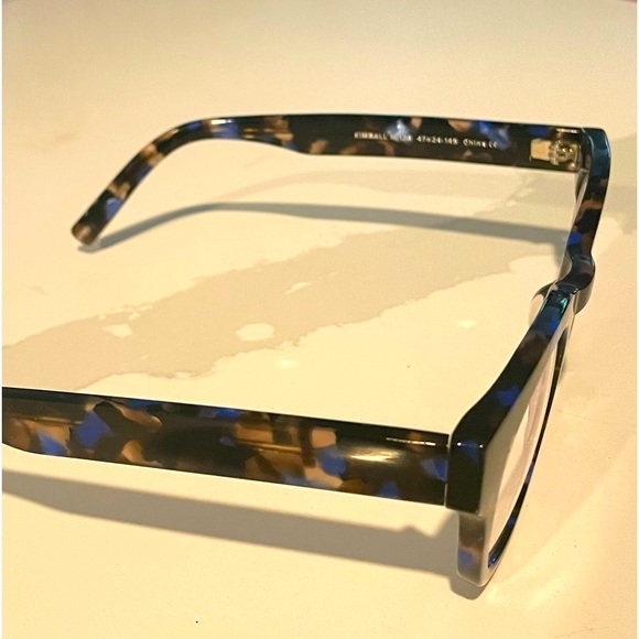 Warby Parker traditional shape frames. - Picture 2 of 4